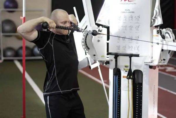 Face pull: fim do movimento